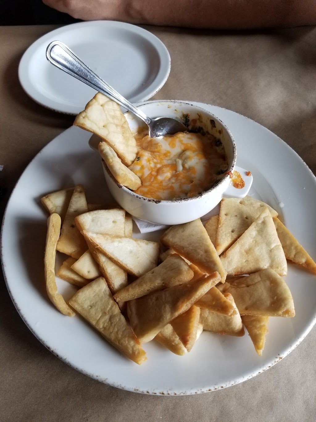 Montanas | 84 Lynden Rd, Brantford, ON N3R 6B8, Canada | Phone: (519) 754-0303