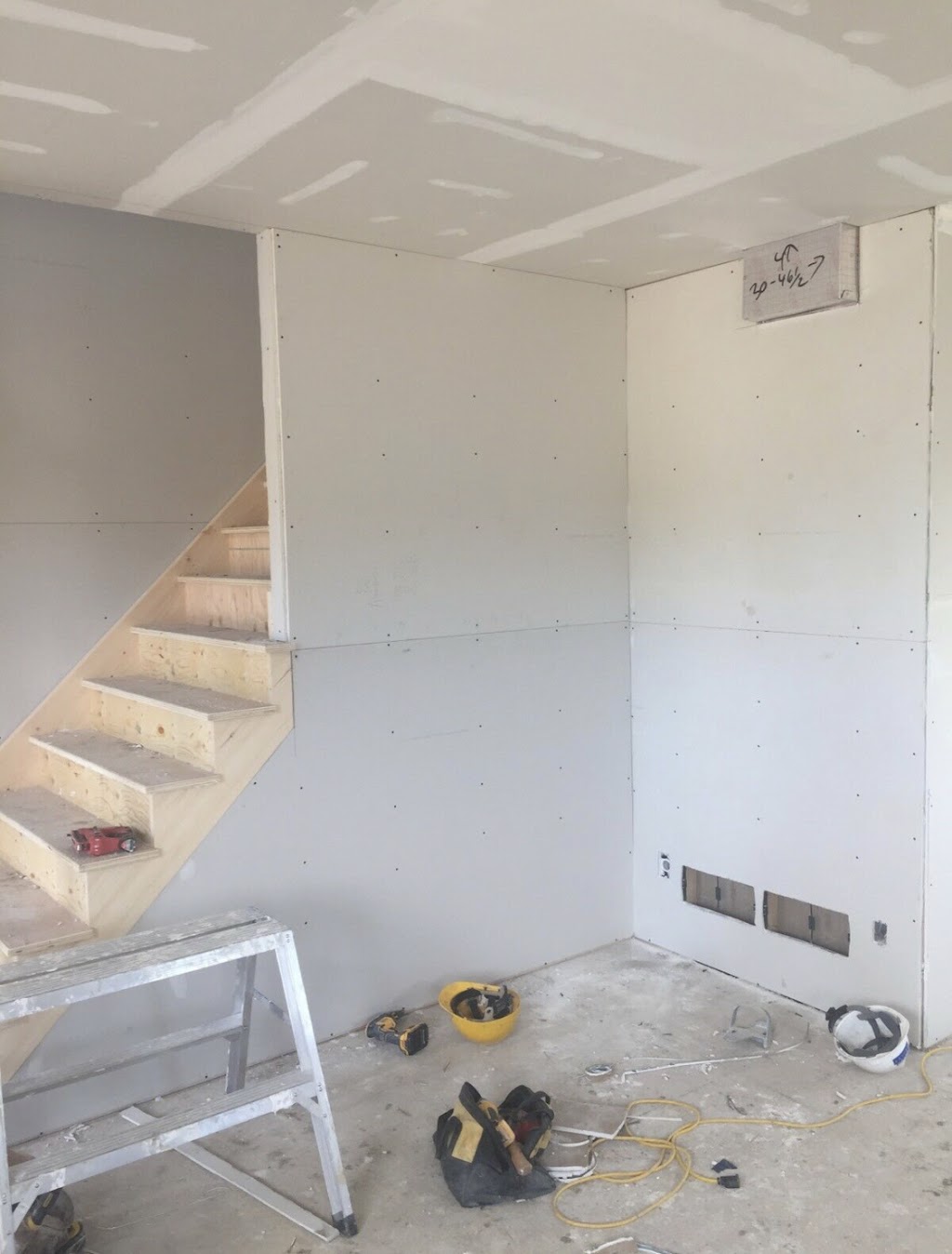 alex renovation | 6486 178 St NW, Edmonton, AB T5S 1E4, Canada | Phone: (226) 260-5349