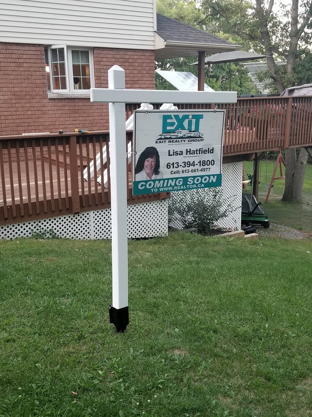Around Town Sign Post Service | 1 Panelas Crescent, Trenton, ON K8V 6A5, Canada | Phone: (343) 263-1265