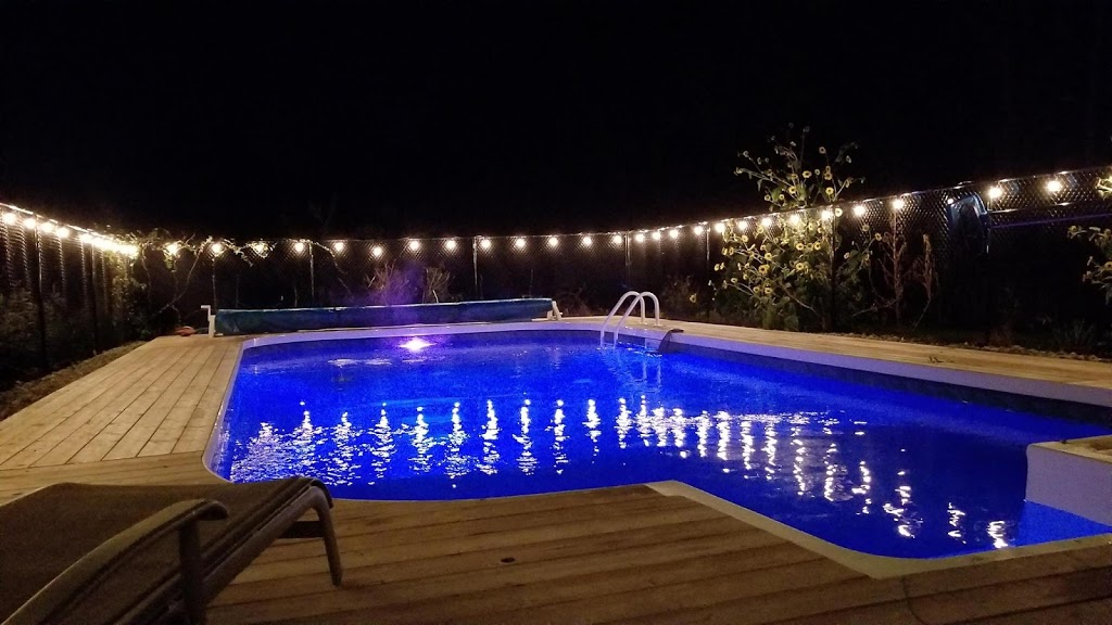 Harmonious Fox House | 1225 County Rd 15, Prince Edward, ON K0K, Canada | Phone: (647) 828-8619