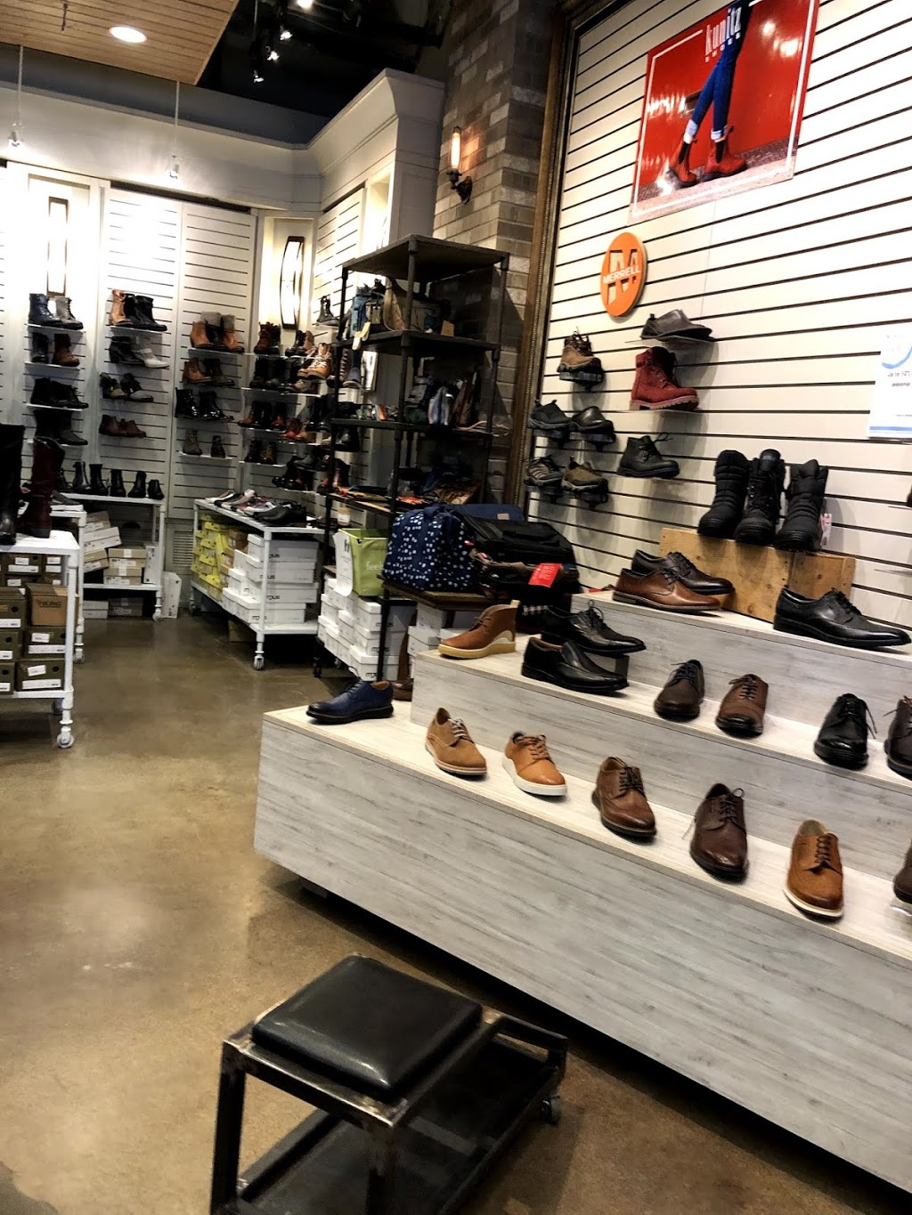 Kunitz Shoes | 10846 Jasper Ave, Edmonton, AB T5J 2B2, Canada | Phone: (780) 428-0200
