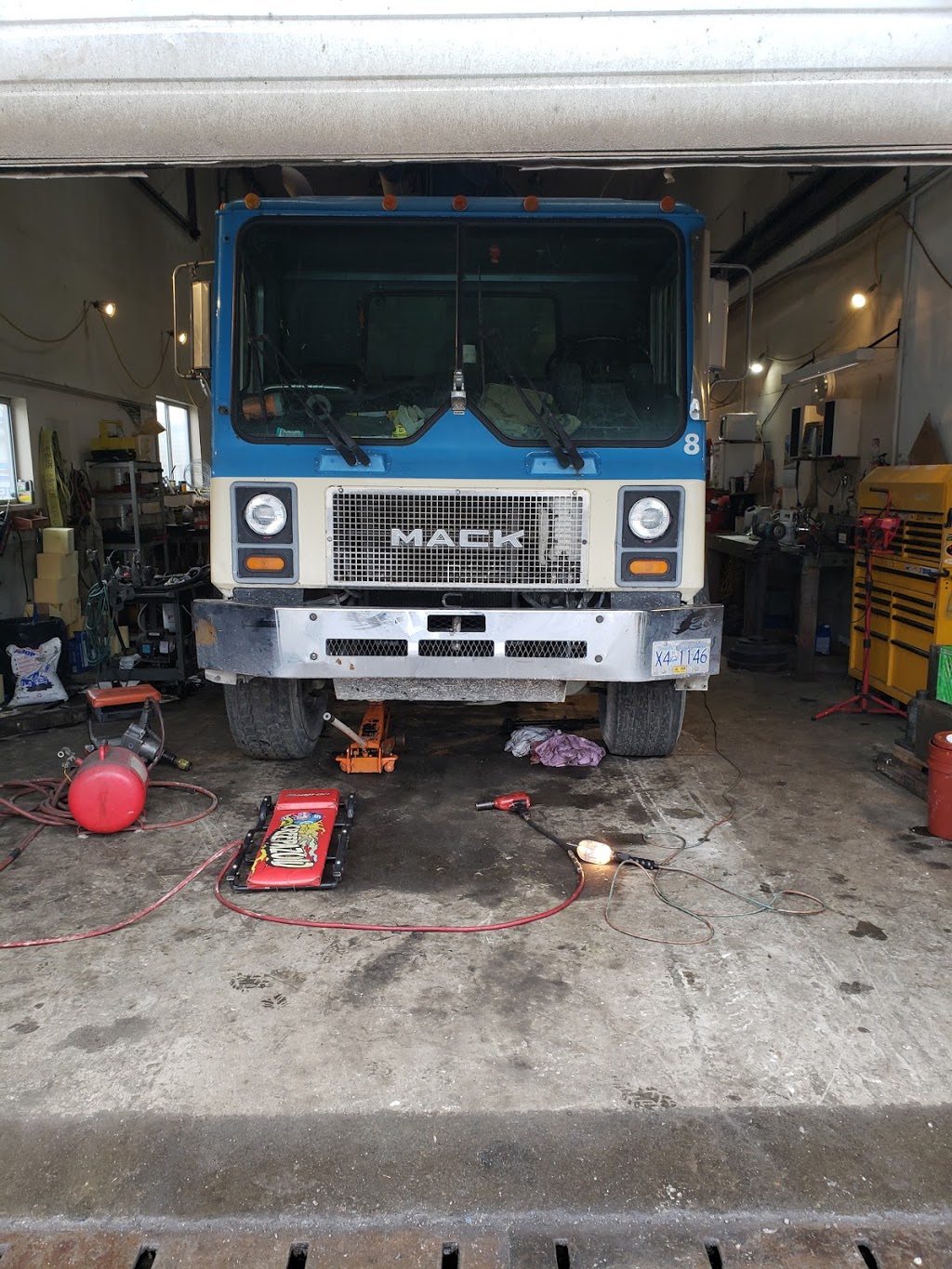 Jon Hein Heavy Truck & Equipment Repair | 6588 Bryn Rd, Saanichton, BC V8M 1X6, Canada | Phone: (250) 880-7978