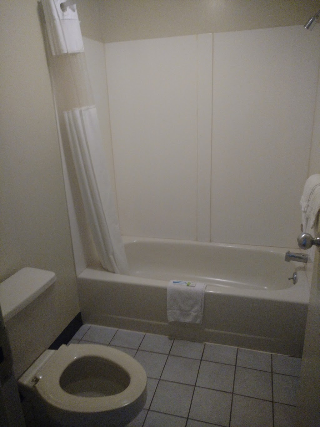 Hospitality Inn - Buffalo Airport | 6627 Transit Rd, Williamsville, NY 14221, USA | Phone: (716) 631-5415