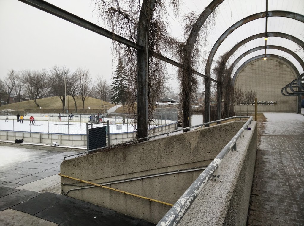 Wallace Emerson Park | 1260 Dufferin St, Toronto, ON M6H 4C3, Canada | Phone: (416) 338-4386