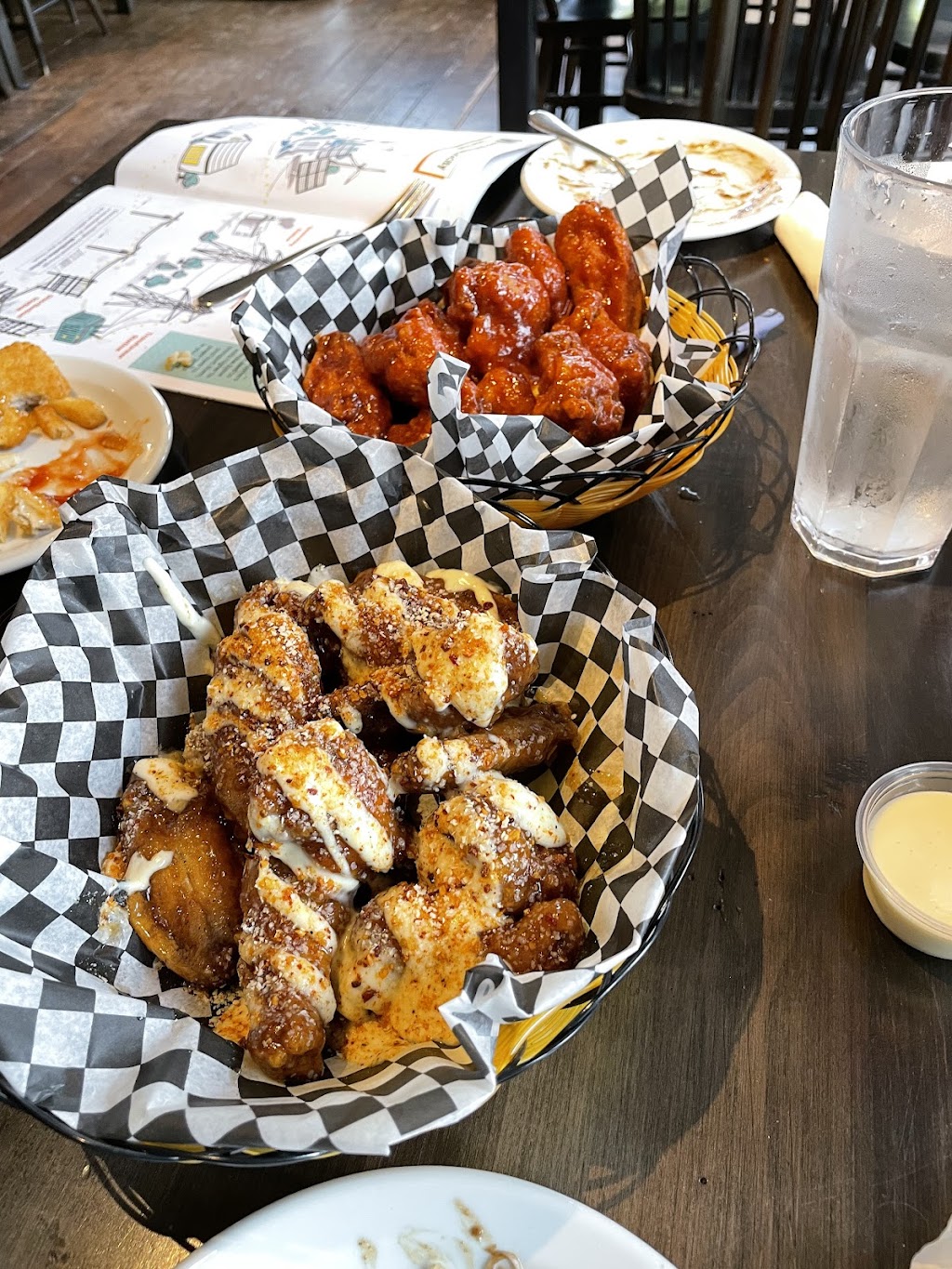 Lota Wingz | 484 Muskoka District Road 10, Port Sydney, ON P0B 1L0, Canada | Phone: (705) 385-9999