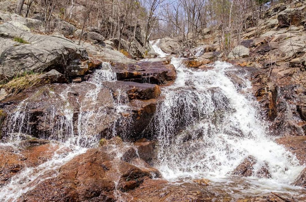 Luskville Falls Trail | Chemin de lHôtel de Ville, Luskville, QC J0X 2G0, Canada | Phone: (819) 827-2020