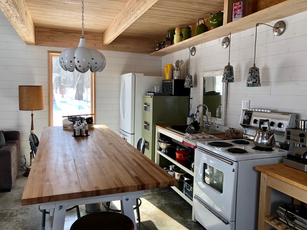 Larguer les samares | 705 Rue Notre Dame, Saint-Casimir, QC G0A 3L0, Canada | Phone: (514) 992-4743