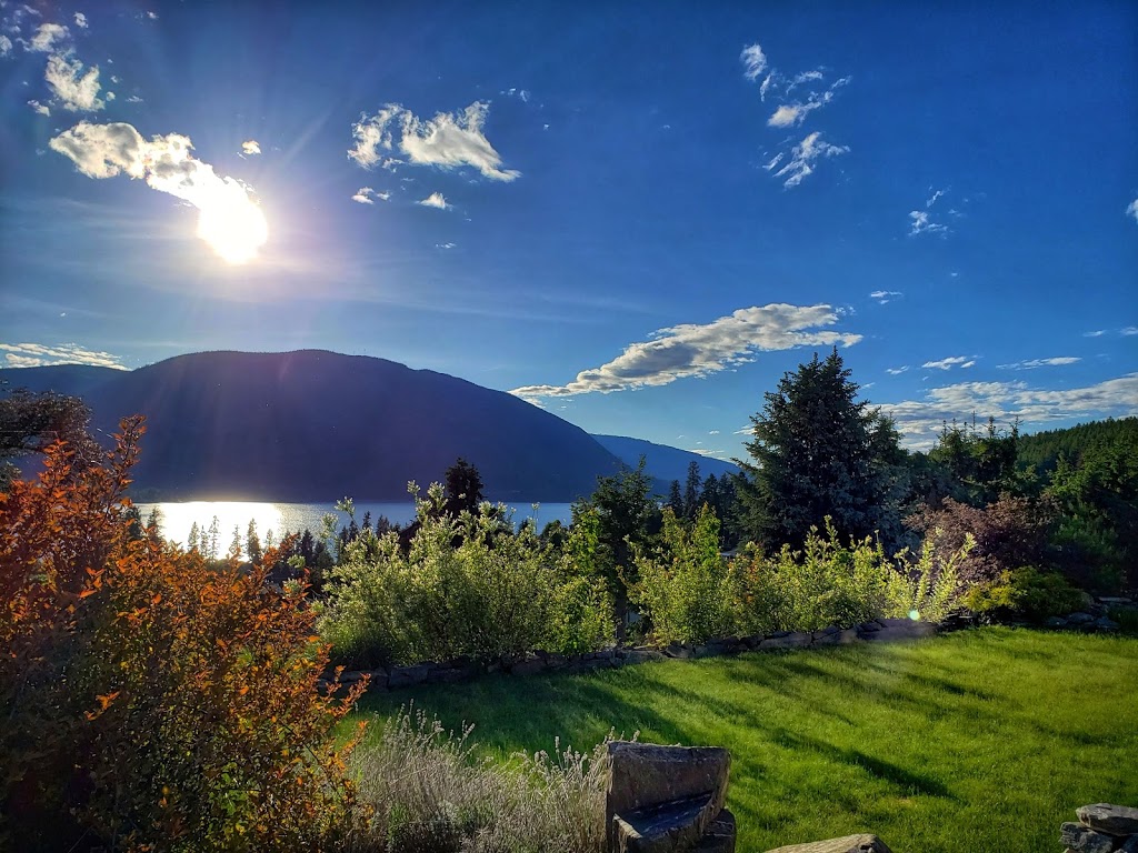 Destination Spa Bed & Breakfast | 4671 16 St NE, Salmon Arm, BC V1E 1E1, Canada | Phone: (250) 833-0030
