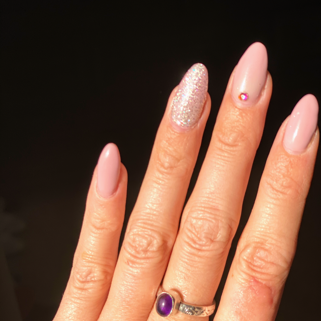 Goldn’ Bod Tanning + Nails | 1508 McRoberts Cres, Innisfil, ON L9S 0J9, Canada | Phone: (905) 806-0977