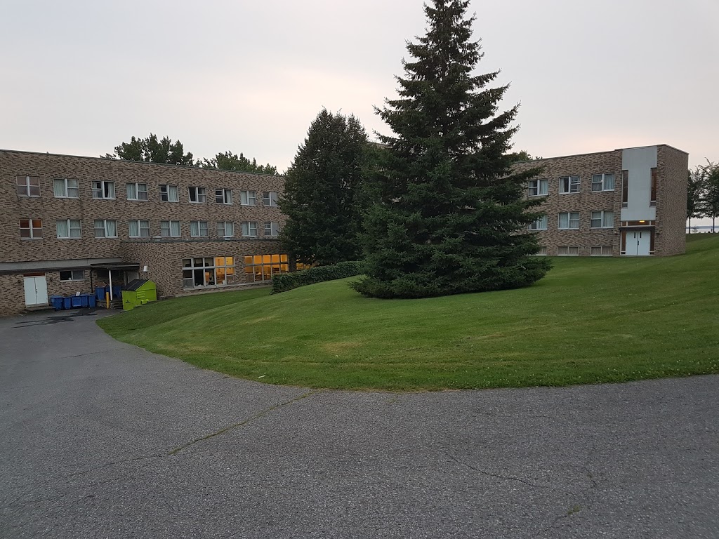 Manoir DYouville | 498 Boulevard DYouville, Châteauguay, QC J6J 5T9, Canada | Phone: (450) 692-8291