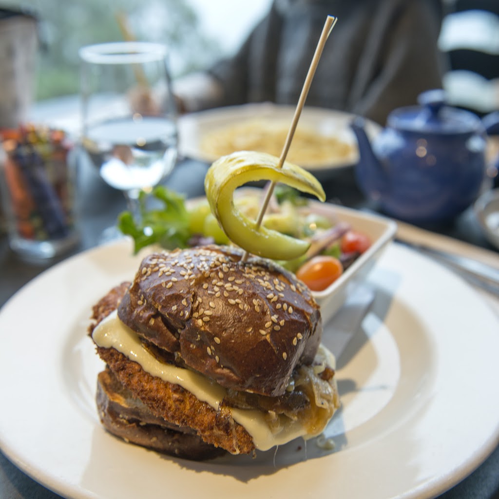 Malahat Chalet | 265 Trans-Canada Hwy, Malahat, BC V0R 2L0, Canada | Phone: (778) 432-4606