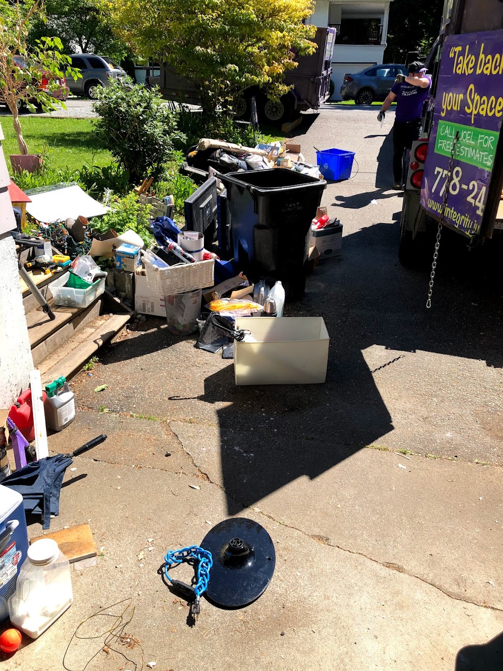 Integrity Junk Removal | 3251 Beverley Crescent, Abbotsford, BC V2S 4M6, Canada | Phone: (778) 240-2462