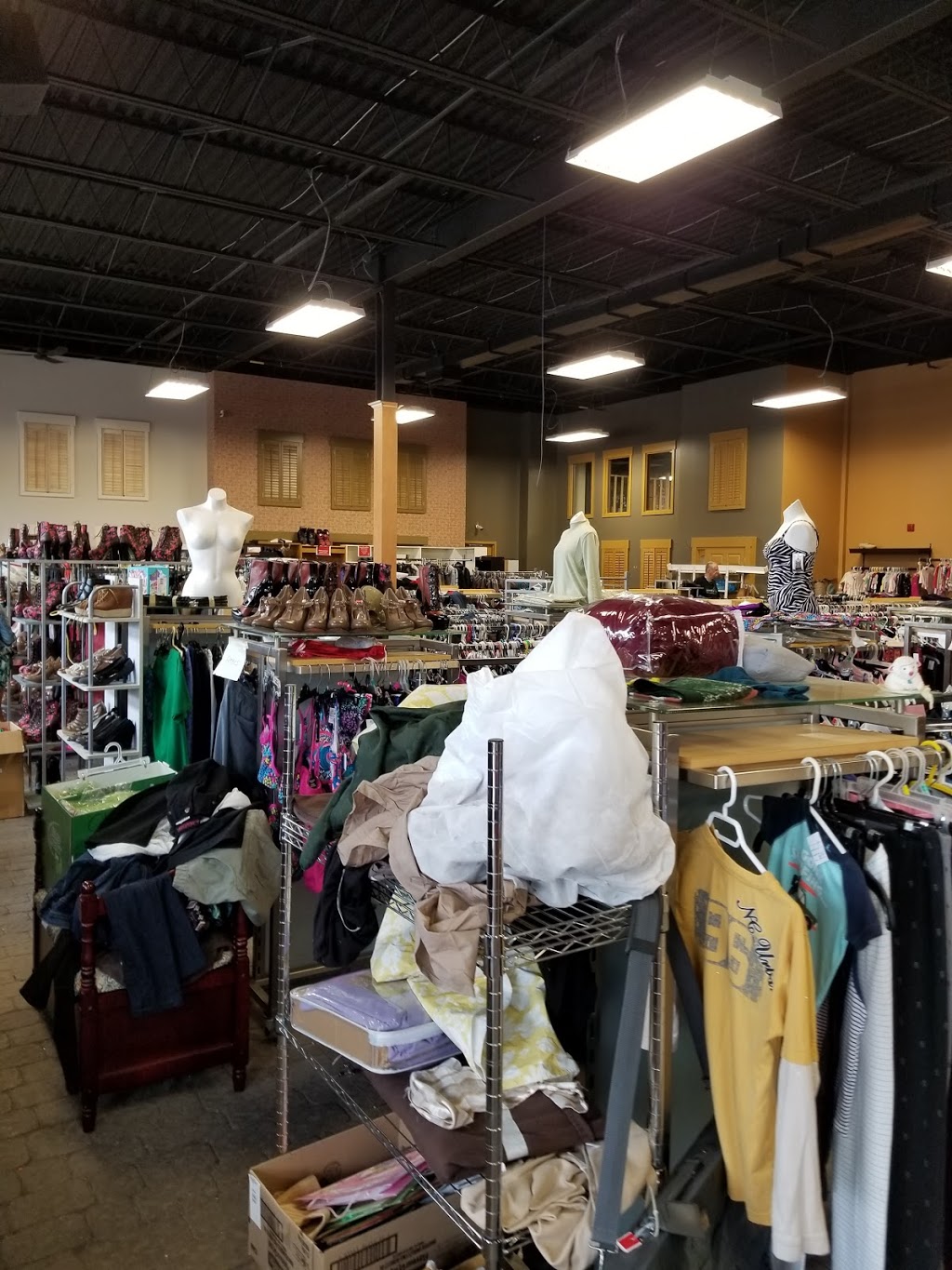 Salvation Army | 815 Boulevard Wilfrid-Hamel, Québec, QC G1M 2R6, Canada | Phone: (418) 641-0050