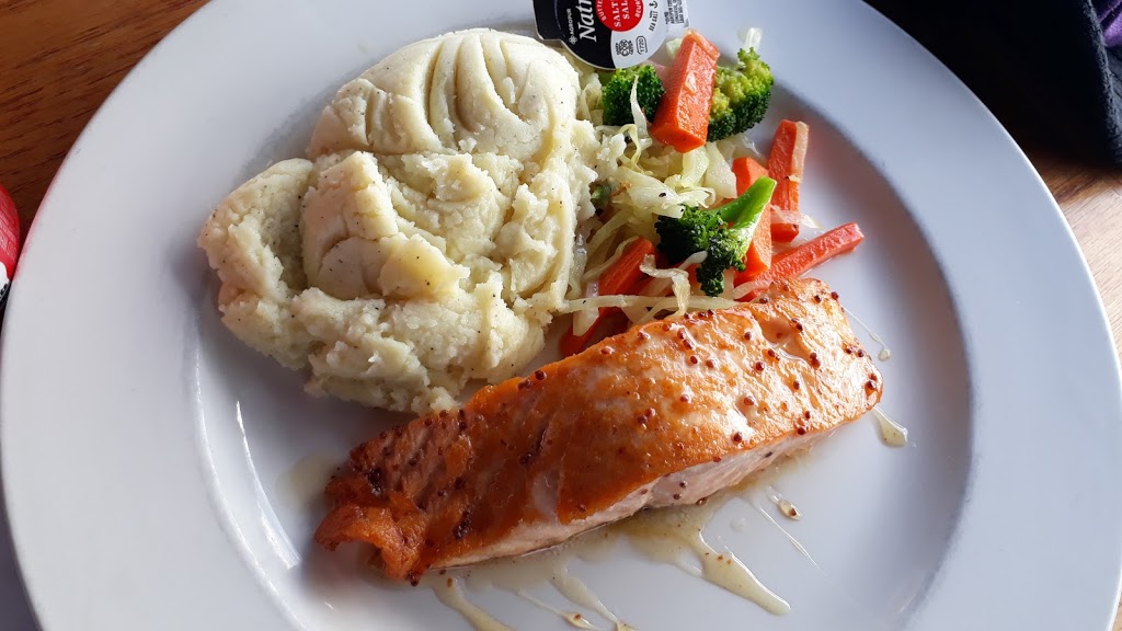 Boondocks Restaurant | 6 Government Wharf Rd, Eastern Passage, NS, Canada | Phone: (902) 465-3474