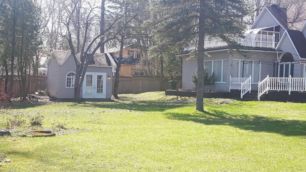 Aux Berges de lIle Garth | 4 49e Avenue, Bois-des-Filion, QC J6Z 2N1, Canada | Phone: (450) 621-0891