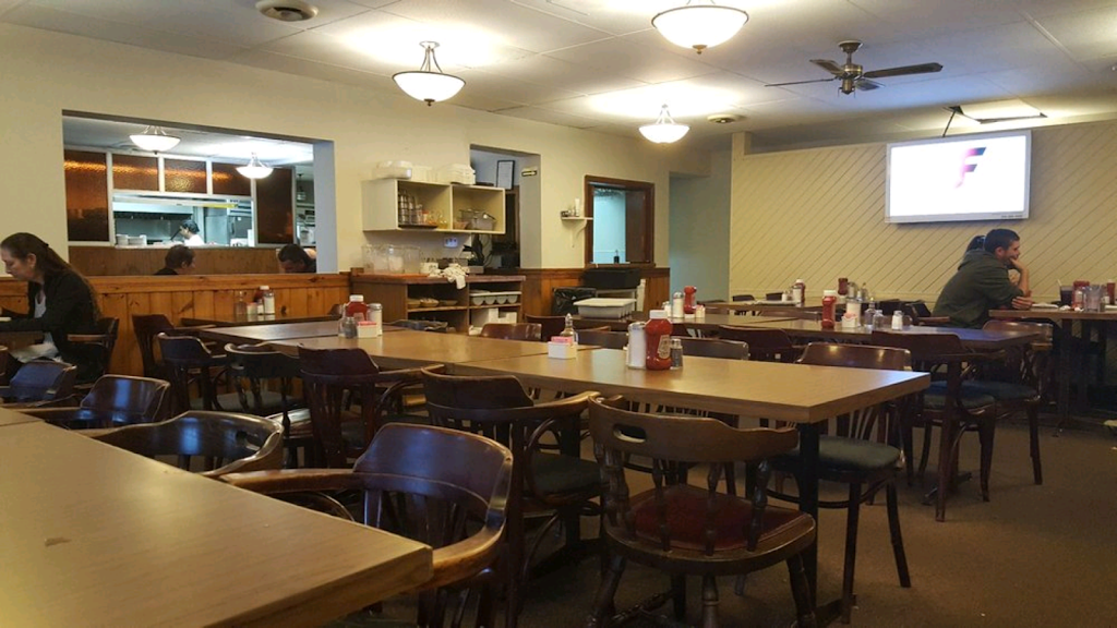 Town & Country Restaurant | 683 Eramosa Rd, Guelph, ON N1E 5Z8, Canada | Phone: (519) 823-5041