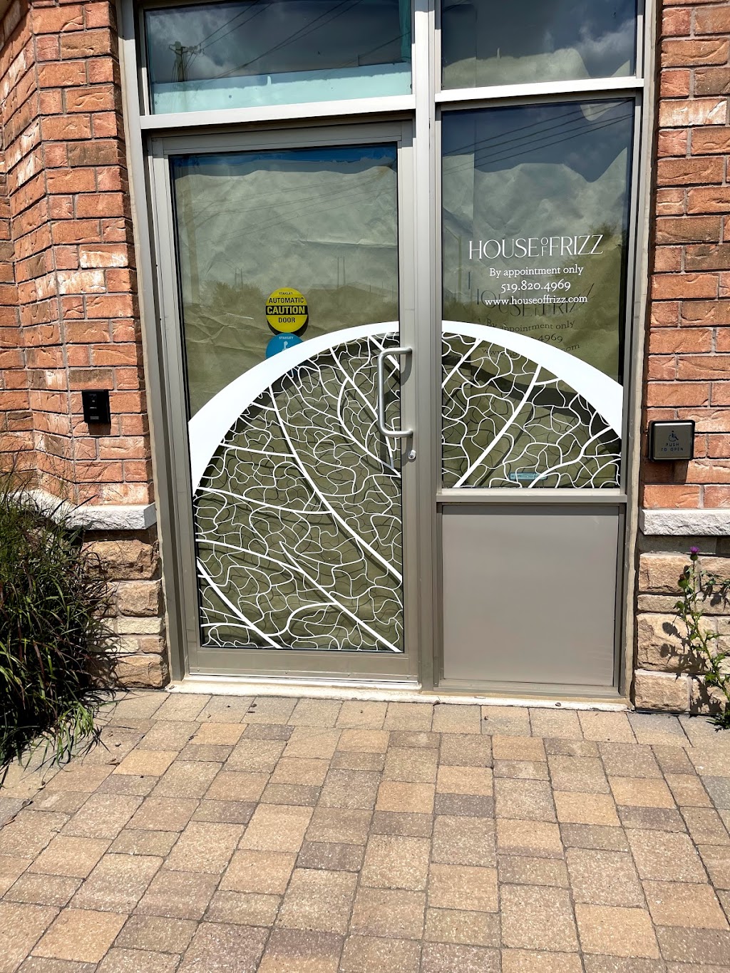 House of Frizz | 119 Starwood Dr, Guelph, ON N1E 7J9, Canada | Phone: (519) 820-4969