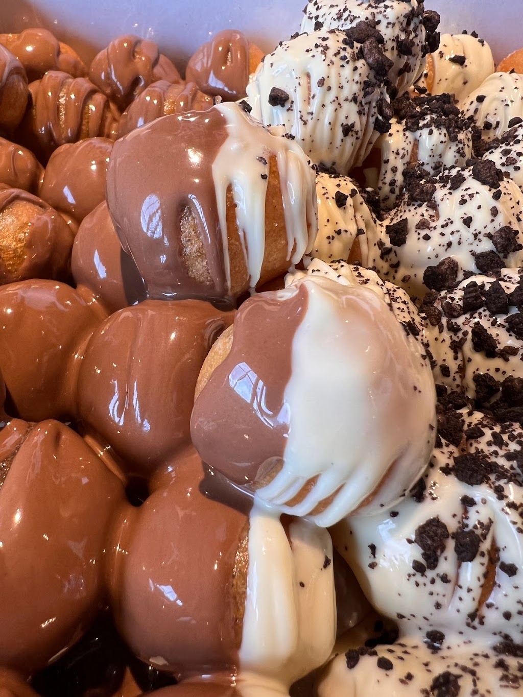 Mr. Puffs | 5640 Boulevard Robert-Bourassa, Laval, QC H7E 0A5, Canada | Phone: (450) 665-3725