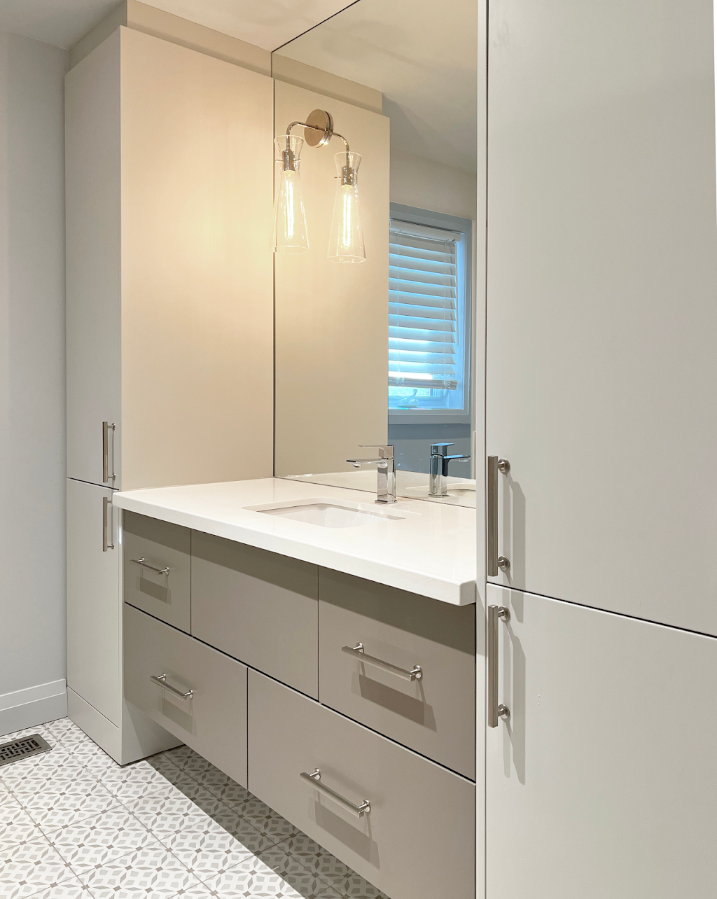 Frank Bouwmans - Cabinet Maker Inc. | 880 Division St, Cobourg, ON K9A 5V2, Canada | Phone: (289) 251-5424