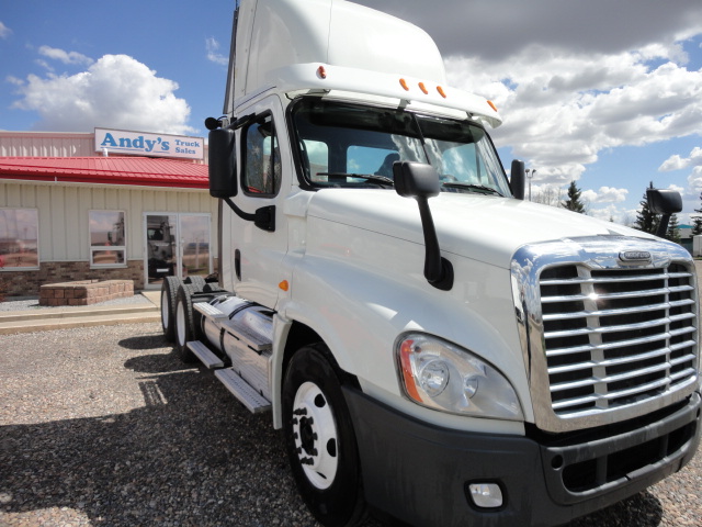 Andys Truck Sales | 25 Gasoline Alley E, Alberta T4E 1B3, Canada | Phone: (403) 341-6400