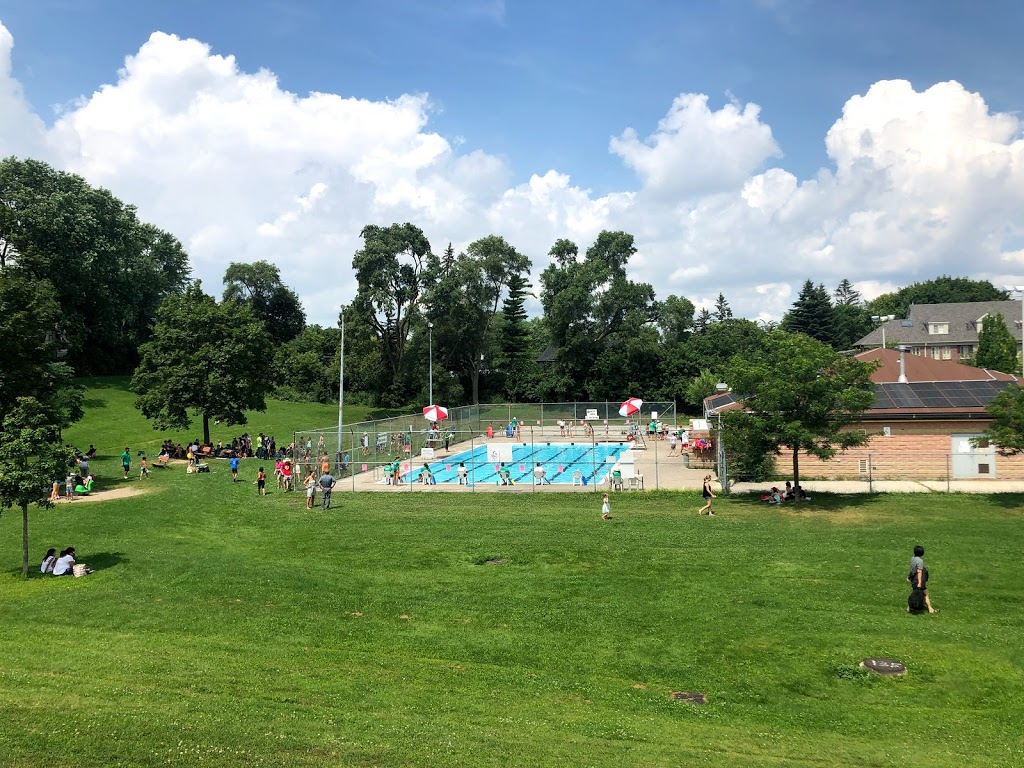 Park Lawn Outdoor Pool | 330 Park Lawn Rd, Etobicoke, ON M8Y 3K3, Canada | Phone: (416) 394-8491