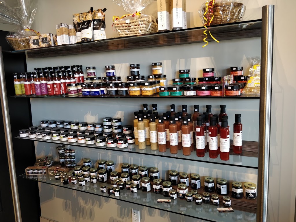 Fromagerie La Bourgade | 818 Boulevard Frontenac E, Thetford Mines, QC G6G 6H1, Canada | Phone: (418) 755-0122