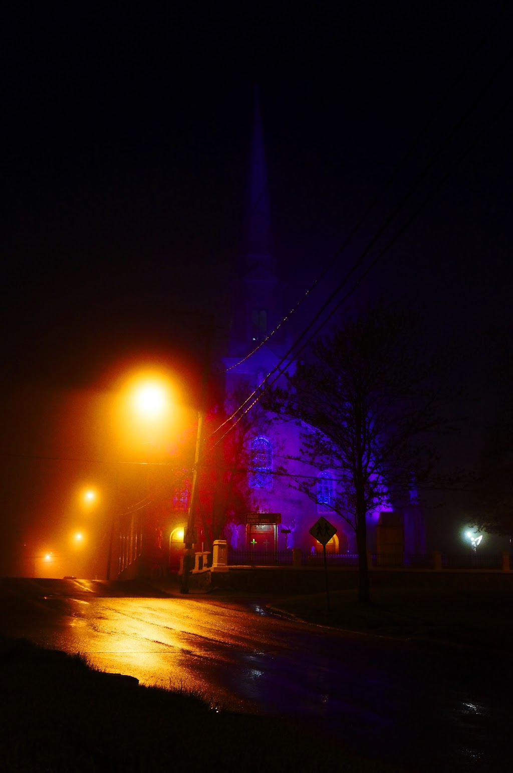 St. Anne Catholic Church | 2592 Rue Roussel, Chicoutimi, QC G7G 1Y1, Canada | Phone: (418) 543-7734