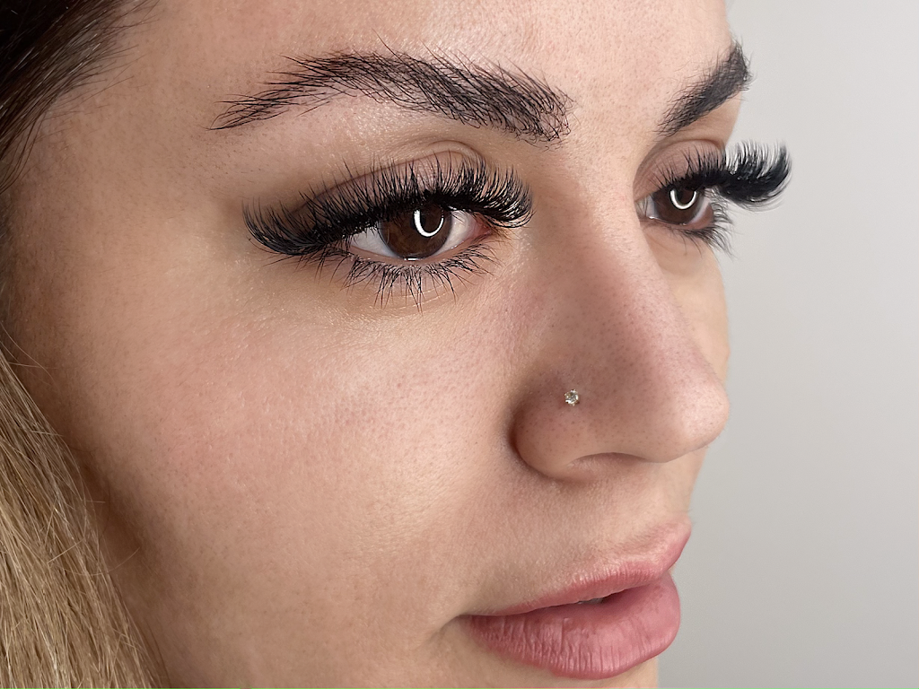 Ilashbeauties | 1059 Upper James St, Hamilton, ON L9C 3A6, Canada | Phone: (905) 921-3804