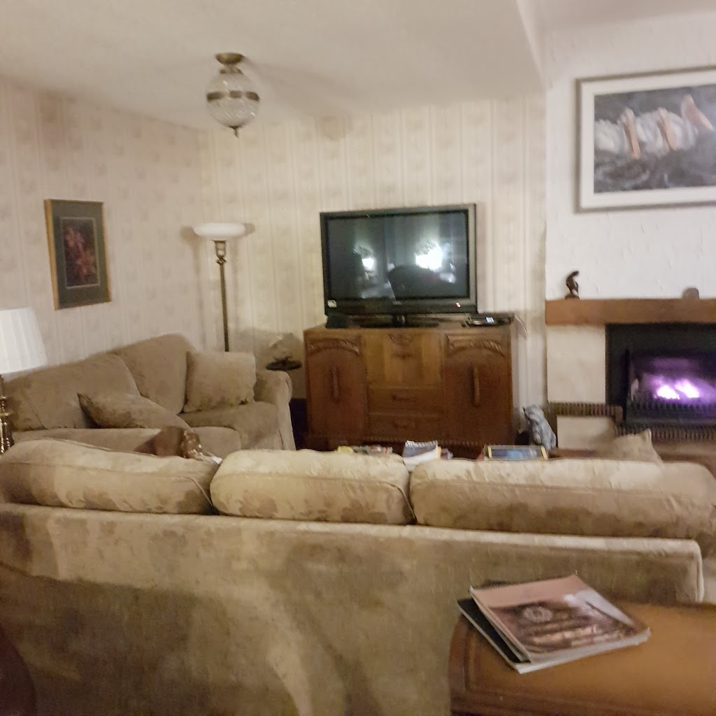 White Pelican Bed & Breakfast | 912 Queen St, Saskatoon, SK S7K 0N2, Canada | Phone: (306) 249-2645