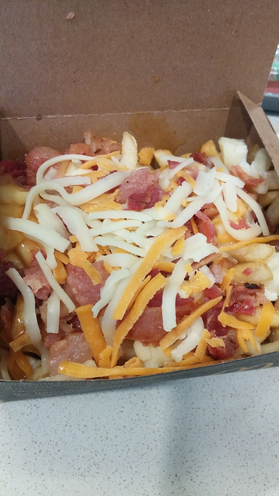 McDonalds | 1-7400 Boulevard Guillaume-Couture, Lévis, QC G6V 6Z4, Canada | Phone: (418) 838-3943