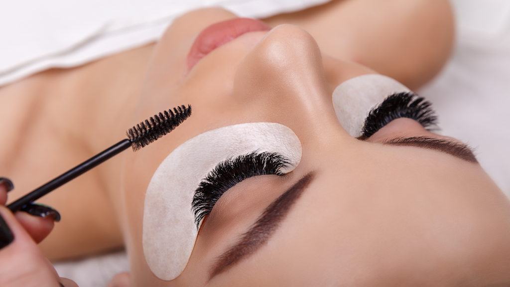 Fan and Feather Lash Brow Artistry | 31 Jarvis St, Fort Erie, ON L2A 2S3, Canada | Phone: (905) 871-4141