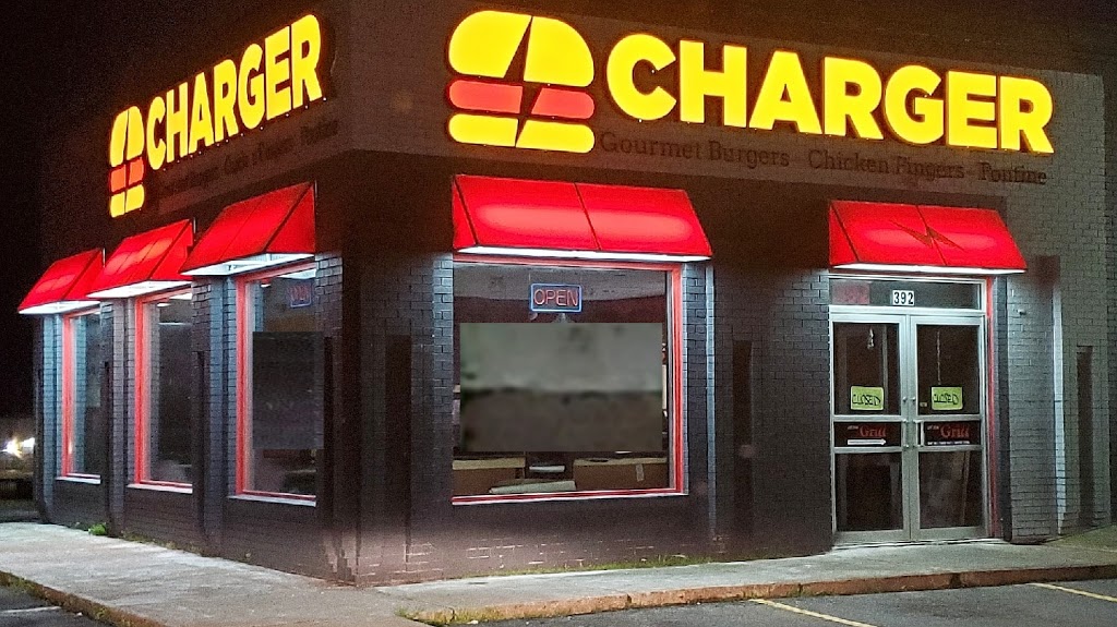 Charger Gourmet Burger & poutine | 392 Pleasant St, Dartmouth, NS B2Y 3S5, Canada | Phone: (902) 469-6749