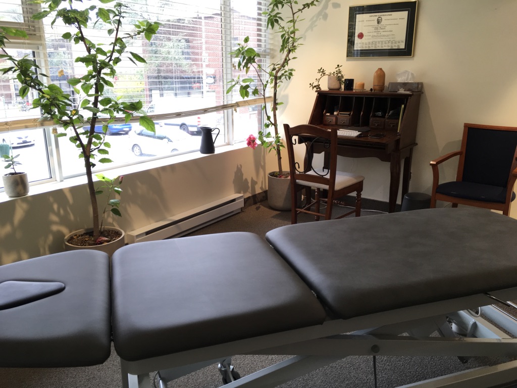 Clinique Ostéopathie Montréal ; Eddy Basch D.O. | 810 Av Champagneur Bur. 226, Outremont, QC H2V 4S3, Canada | Phone: (514) 816-8894