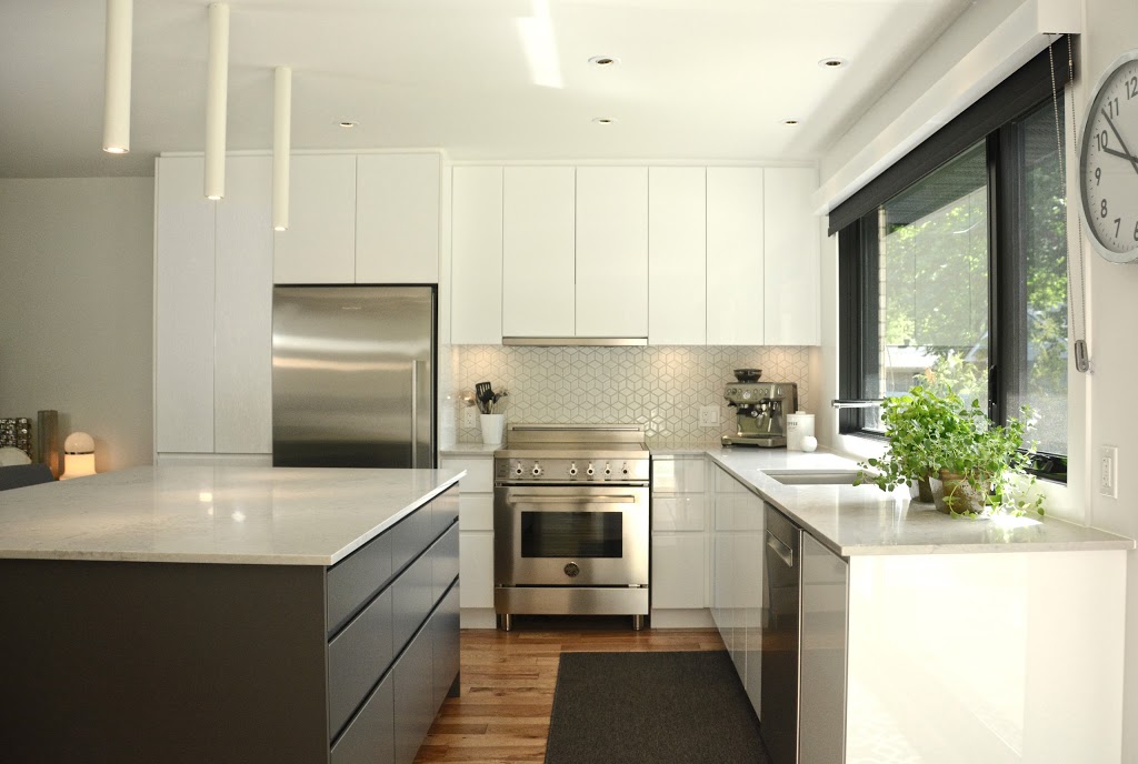 CANVA design | 609 Boulevard Marie-Victorin, Boucherville, QC J4B 1X5, Canada | Phone: (438) 886-1452