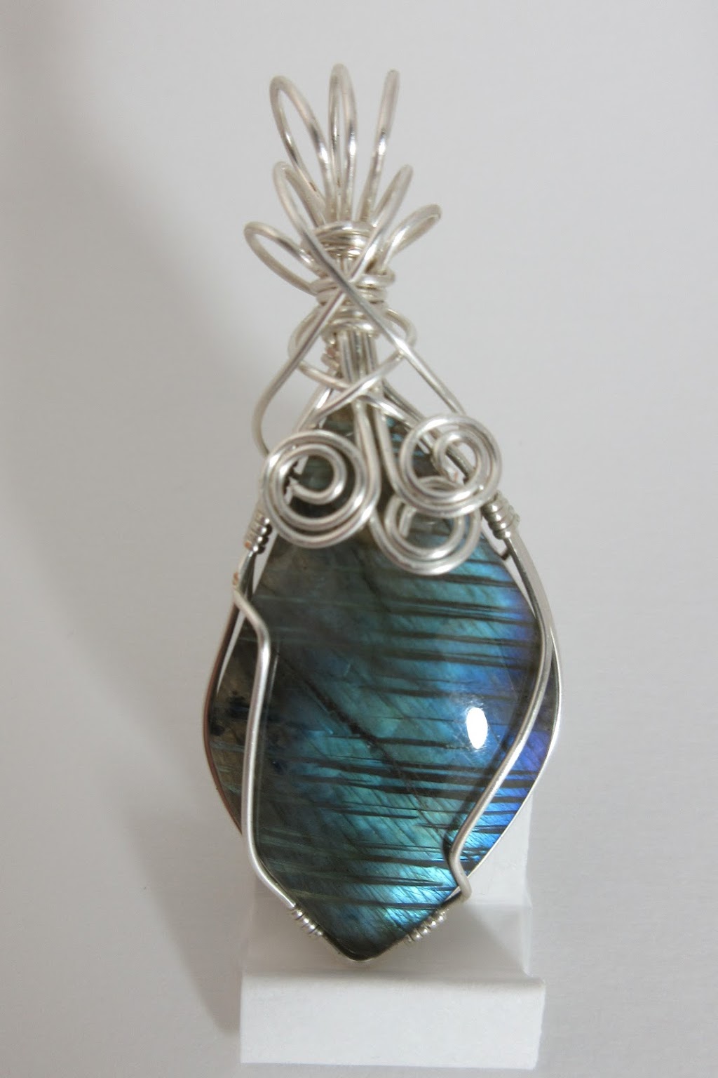 The Crystal Vein | 56 John Scott Ct, Bowmanville, ON L1C 4L1, Canada | Phone: (289) 385-4216