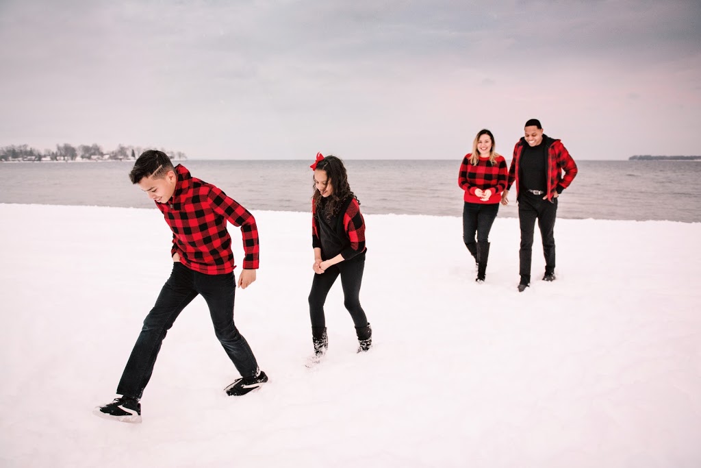 Due North Photography | 1043 Gilmore Ave, Innisfil, ON L0L 1W0, Canada | Phone: (416) 571-2230