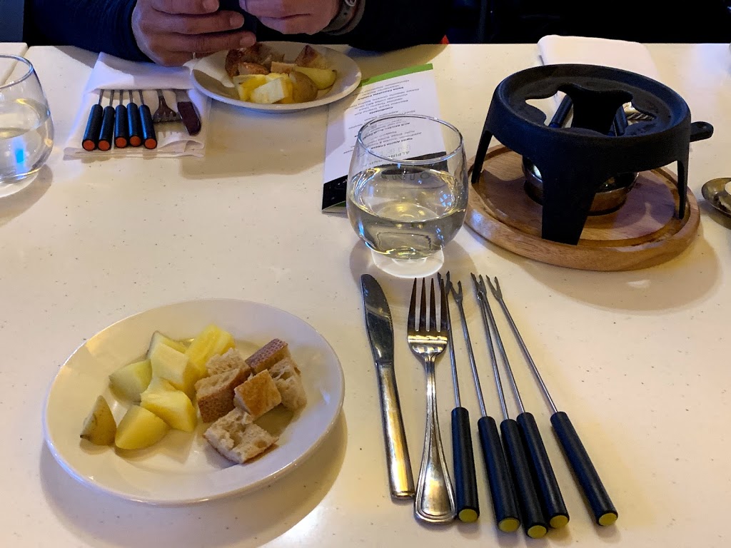Sunburst Lodge Restaurant | At The Top Of Sunburst Express Chairlift, Sun Peaks, BC V0E 5N0, Canada | Phone: (250) 578-7222