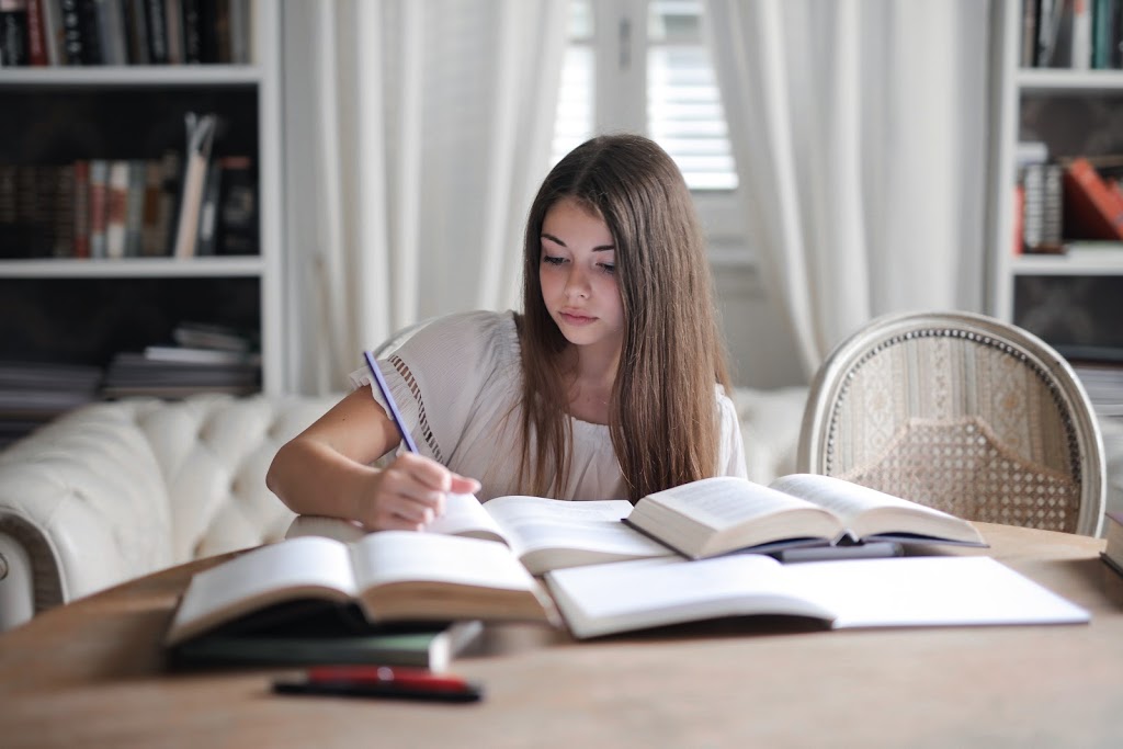Miss Dori Tutoring | 550 Queens Quay W, Toronto, ON M5V 3M8, Canada | Phone: (416) 716-1044