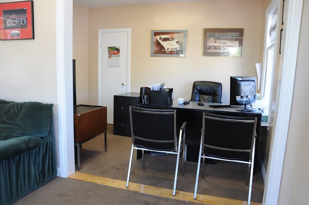 Eds Auto Mart | 570 Yonge St, Barrie, ON L4N 4E4, Canada | Phone: (705) 725-8696