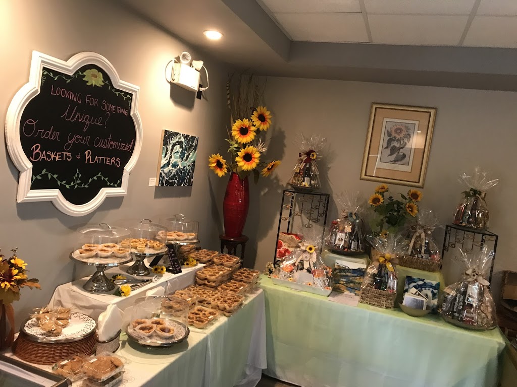 Krystyna’s Unique Creations | cafe | 105 Steamship Bay Rd, Gravenhurst, ON P1P 1R2, Canada