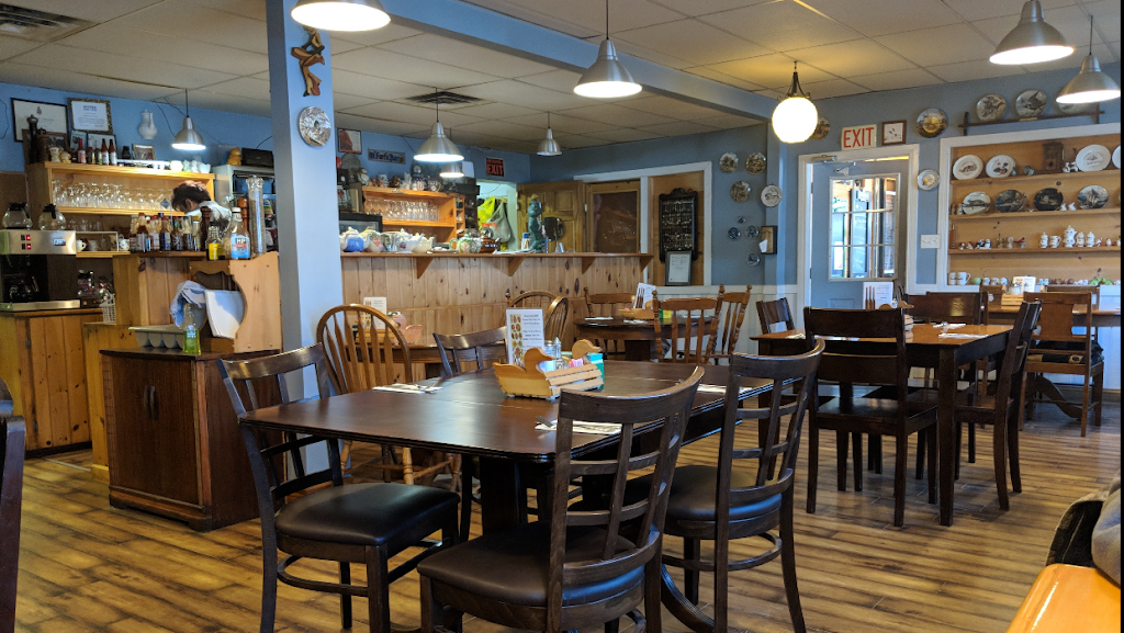 Addisons Restaurant | 11893 ON-41, Kaladar, ON K0H 1Z0, Canada | Phone: (613) 336-8265