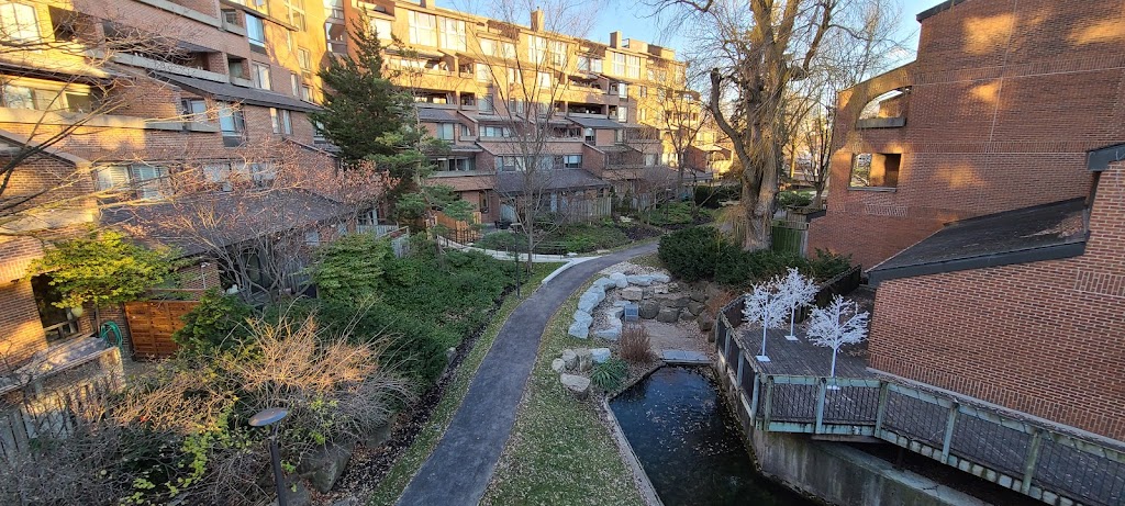 Bedford Glen YCC503 | 40 Sylvan Valleyway, North York, ON M5M 4M3, Canada | Phone: (416) 781-5373