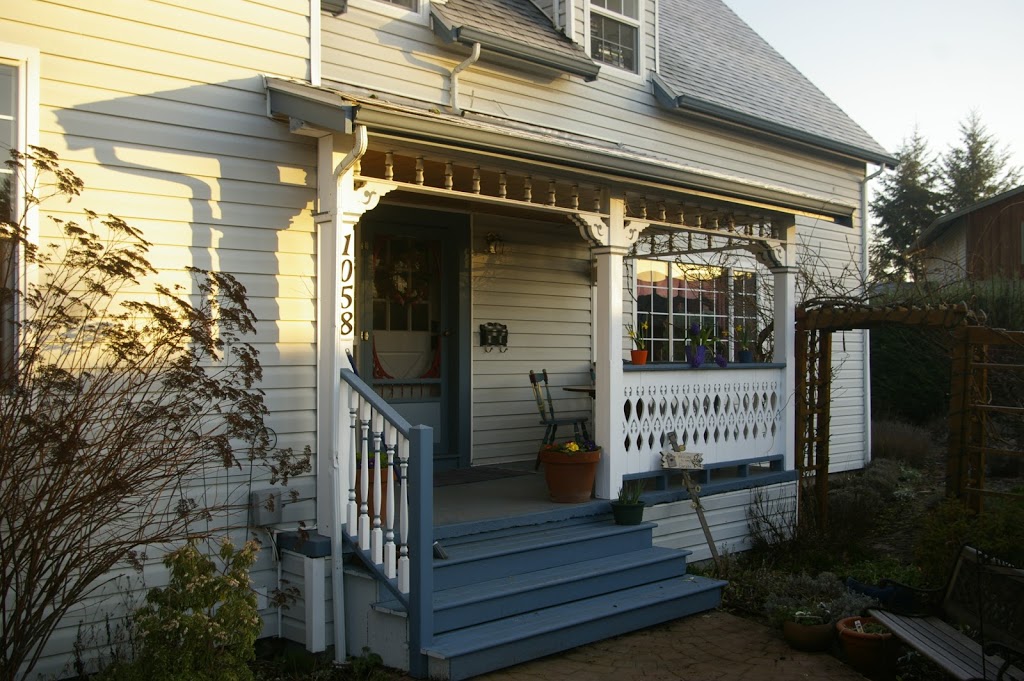 Holmesdale House | 1058 Holmesdale St, Duncan, BC V9L 4Y7, Canada | Phone: (250) 597-1502