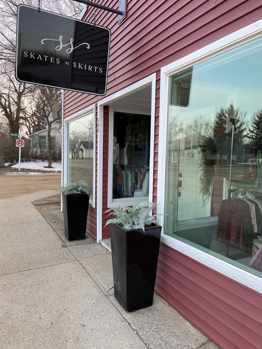 Skates n Skirts | 302 Main St, Mossbank, SK S0H 3G0, Canada | Phone: (306) 354-2240
