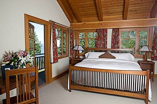 Point Williams Lodge | 4129 Point Williams Place, Point Williams Lodge, Lummi Island, WA 98262, USA | Phone: (888) 758-7064