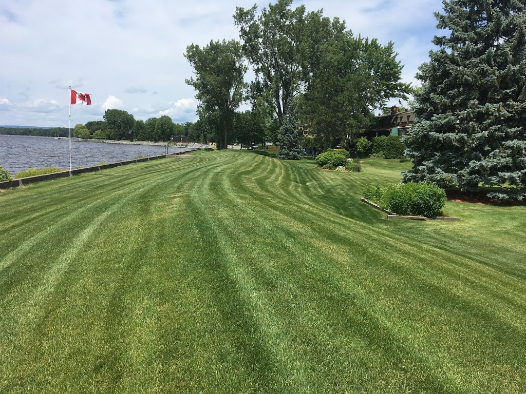Cut Away Lawn Maintenance | point of interest | 964 Caldermill Private, Nepean, ON K2J 0Z7, Canada | 6138694981 OR +1 613-869-4981