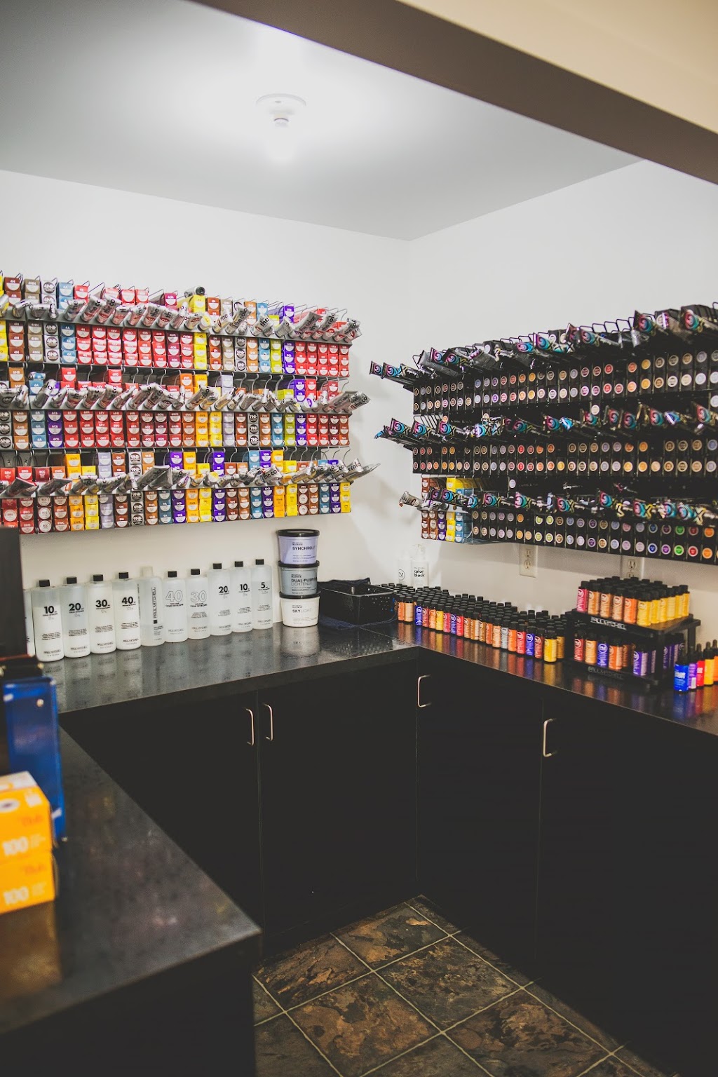 Salon Vibe | 509 Nelson Rd, Saskatoon, SK S7S 1P4, Canada | Phone: (306) 668-2252