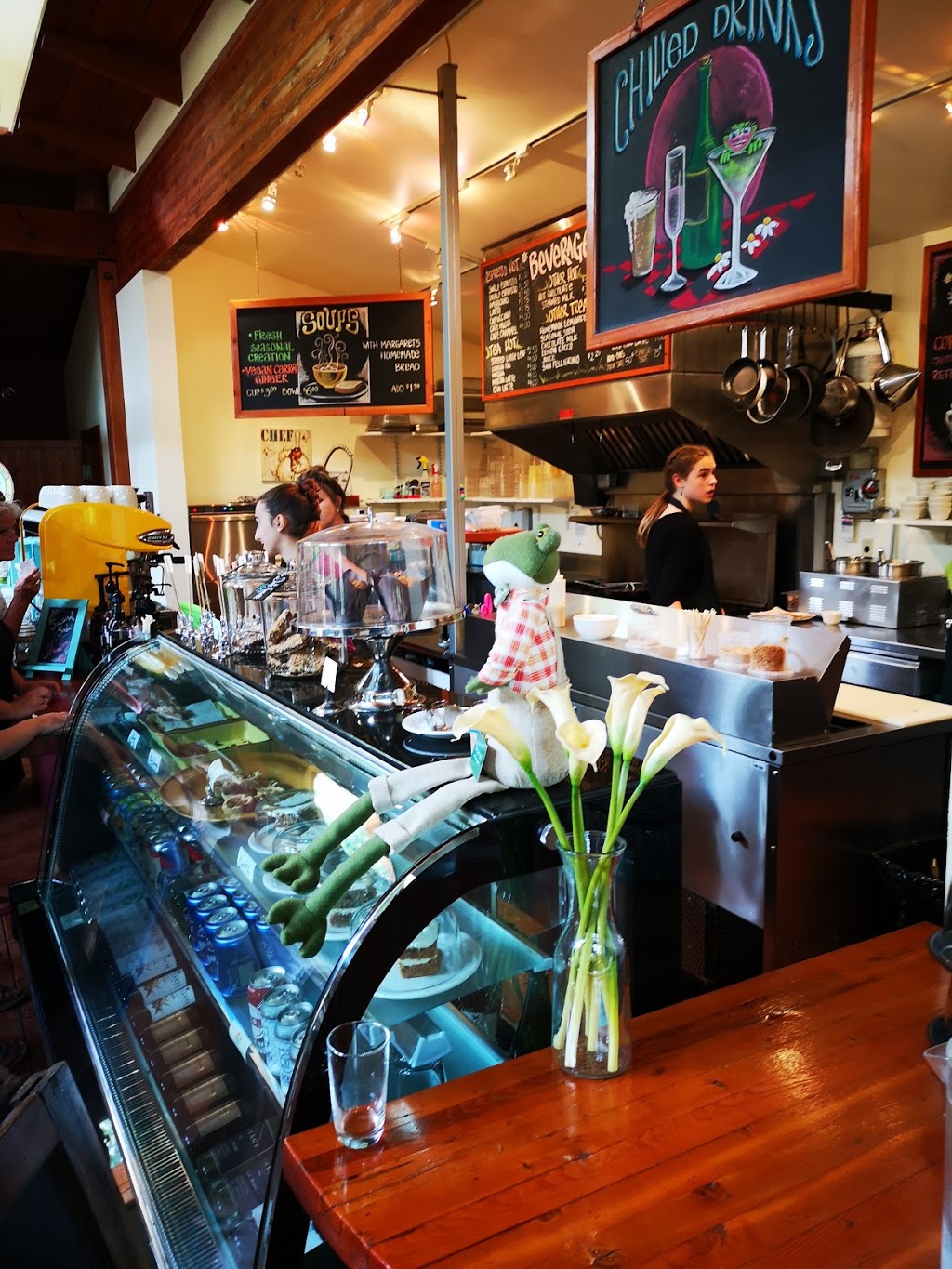 Linden Gardens and the Frog City Café | 351 Linden Ave, Kaleden, BC V0H 1K0, Canada | Phone: (250) 497-6600