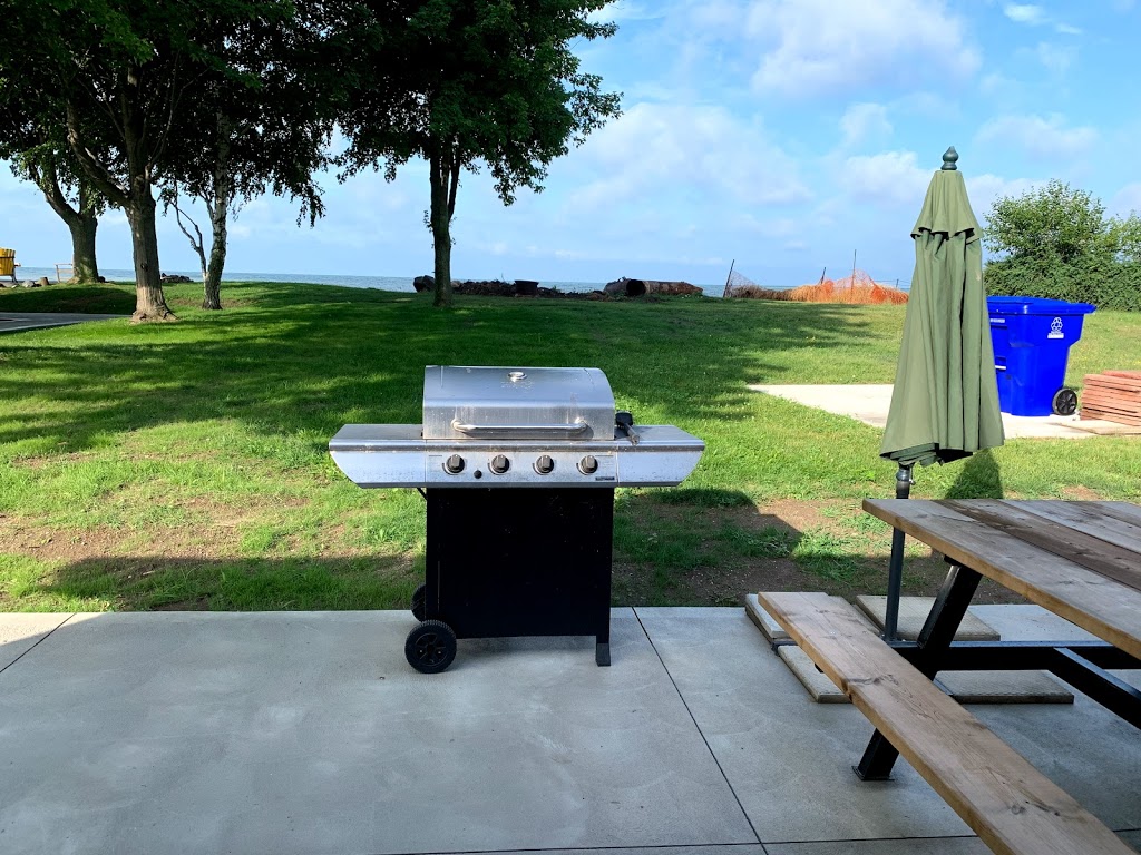 Sunsets by the Bay | 848 Point Pelee Dr, Leamington, ON N8H 3V4, Canada | Phone: (519) 796-0306