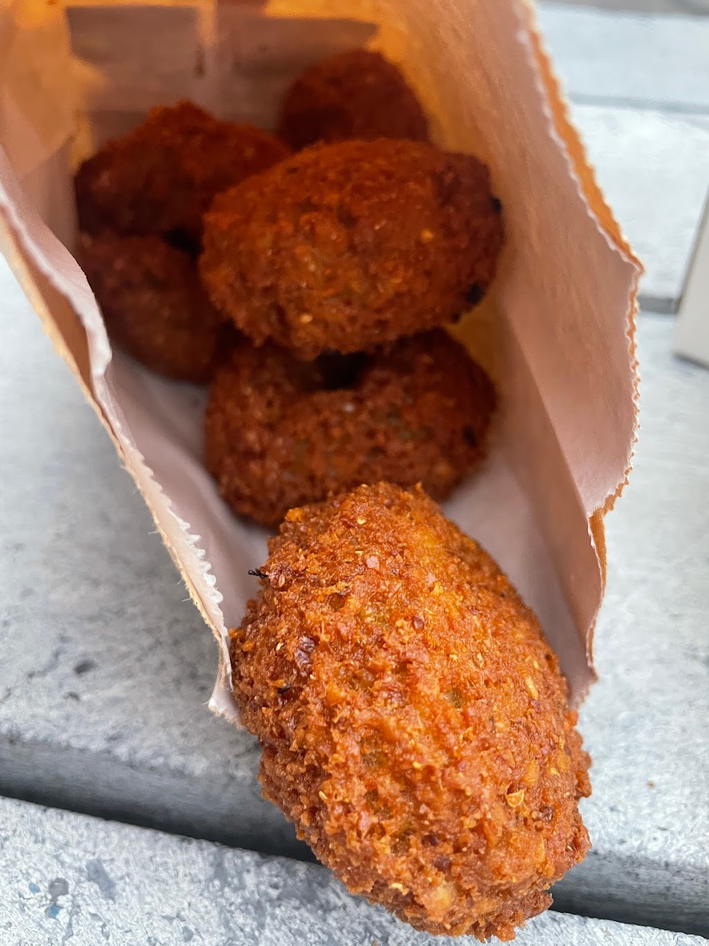 Falafel Damas | 1855 Rue de Salaberry, Montréal, QC H3M 1K5, Canada | Phone: (514) 333-0404